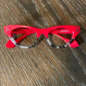 Theo Eyewear Soixante+Un in RED